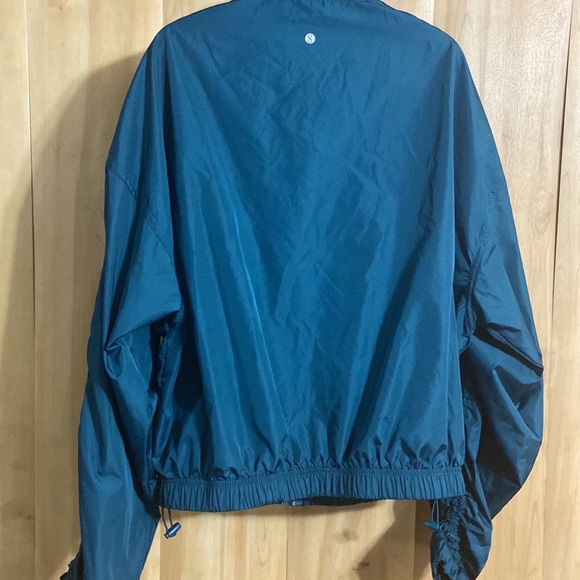 Raining jacket. - Picture 5 of 6